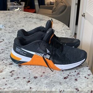 Nike Men's Black and Orange Athletic Shoes